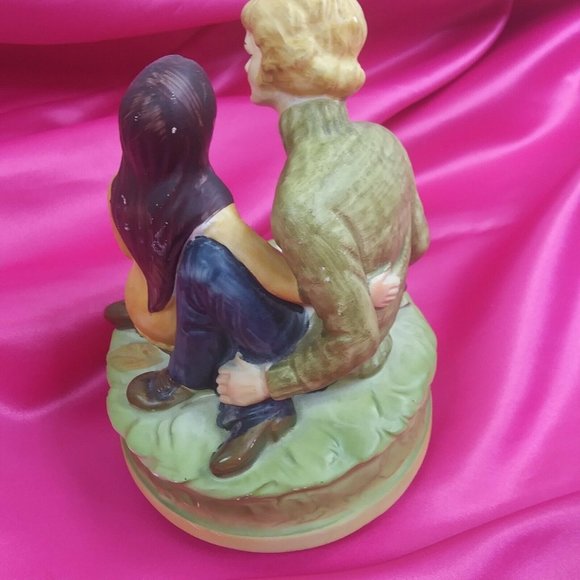 1971 Japan  Love Story Rotating Musical Figurine - Picture 5 of 7